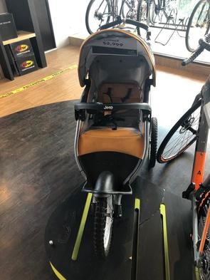 Carriola seminueva para Correr JEEP